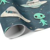 Paper Cut Out Aliens and UFOs wrapping paper Cadeaupapier (Rol Hoek)
