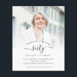 PAPER Foto Script 60th Birthday Party Invitation Flyer<br><div class="desc">Een voordelig PAPIER (geen kaart) alternatief ZONDER ENVELOPES bij KLEINERE grootte van 4, 5 x 5, 6 inch en tegen een budgetprijs. (Standaard A6-enveloppen zijn het dichtstbijzijnde formaat dat geschikt is). Foto Script 60th Birthday Party Invitation. Een minimalistisch, volledig aanpasbaar ontwerp voor de zestigste of eender welke verjaardagspartij, vervang eenvoudig...</div>