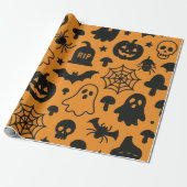 Paper wrapping paper with Halloween-themed pattern Cadeaupapier (Uitgerold)