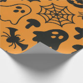 Paper wrapping paper with Halloween-themed pattern Cadeaupapier (Hoek)