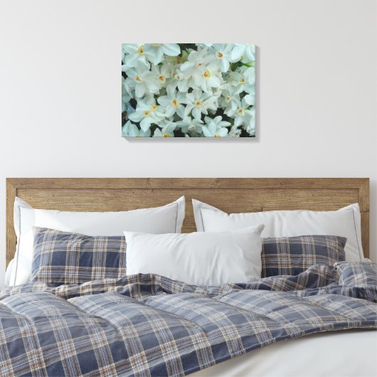 Paperwhite Narcissus Delicate White Flowers Canvas Afdruk (Insitu (Slaapkamer))