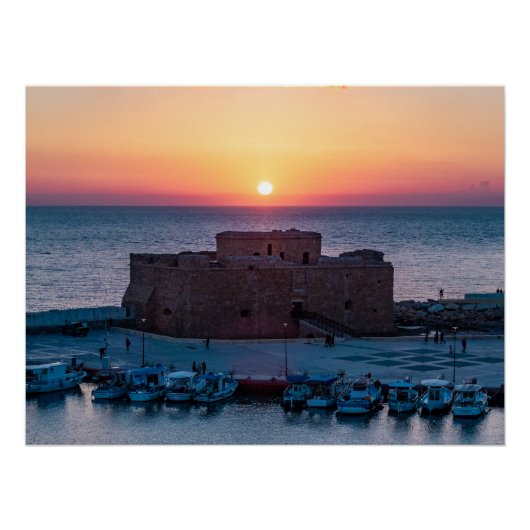 Paphos Castle bij zonsondergang, drone uitzicht Perfect Poster
