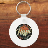 Papi als een opa, alleen koeler, opbergvak sleutelhanger (Voorkant)