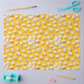 Papier decoupage met popcornpatroon op gele achter (Craft)