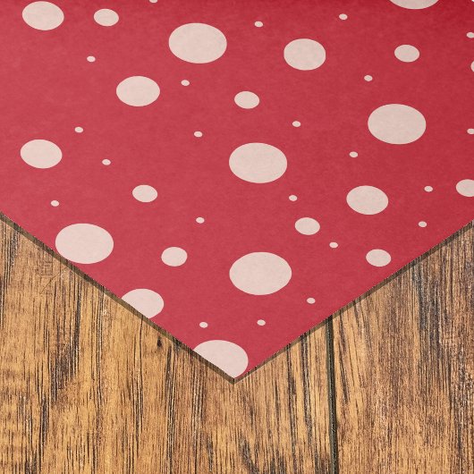 papier met rood weefsel met roze poolpunten