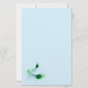 Papier-pauwenveren op papier