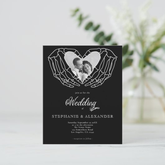 PAPIER Zwart Gotisch Foto Skelet Handen Bruiloft (Staand voorkant)