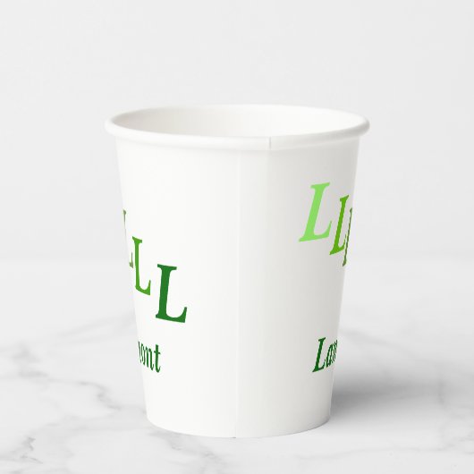 Papieren beker - getrapte Initialen, naam in groen (Rechts)