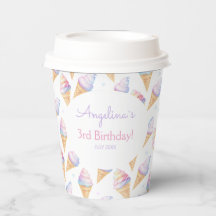 Papieren beker verjaardag met heerlijk ijs.