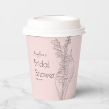 Papieren bekers voor een vrijgezellenfeest.