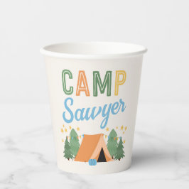 Papieren bekers voor jongenscampingfeest