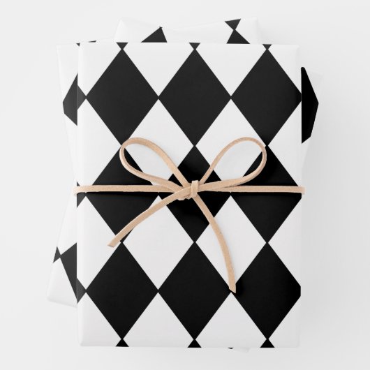 Papieren bladen met zwarte en witte inscripties inpakpapier vel (In situ)