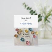 Papieren bloemen op zaterdag uitnodiging (Staand voorkant)