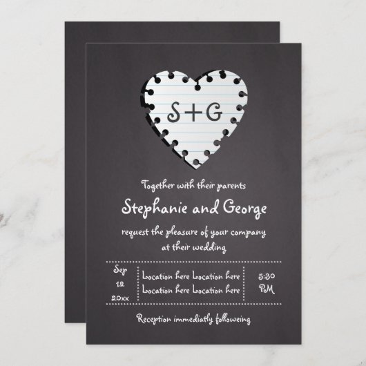 Papieren hart op het bord met een monogram bruilof kaart (Voorkant / Achterkant)