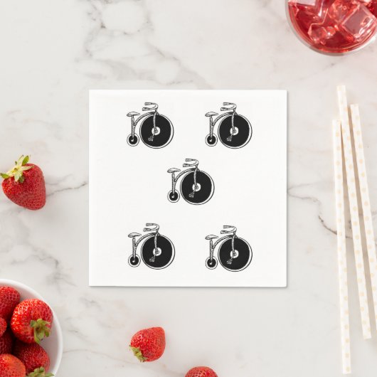 Papieren luiers, zwarte en witte fietsen,  servet (Insitu)