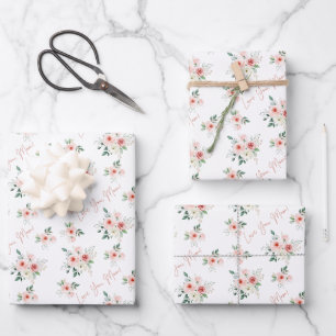 Papieren vellen met moederdag Roos ompakken