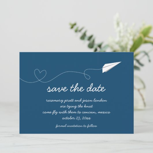 Papieren vliegtuig sparen de datum save the date (Staand voorkant)