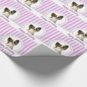 Papillon Dog en Lavender Stripes Happy Birthday Cadeaupapier (Hoek)