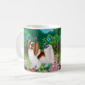 Papillon Dog in de Mok van de tuin (Voorkant links)