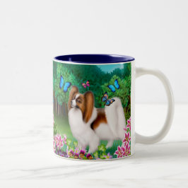 Papillon Dog in de Mok van de tuin