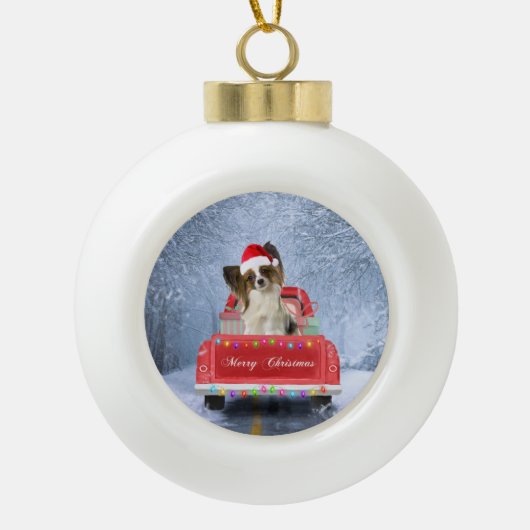 Papillon Dog in sneeuw, met kerstmis Keramische Bal Ornament (Voorkant)