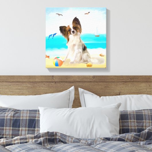 Papillon Dog op strand Canvas Afdruk (Insitu (Slaapkamer))