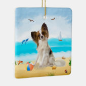 Papillon Dog op strand Keramisch Ornament (Rechts)