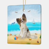 Papillon Dog op strand Keramisch Ornament (Links)