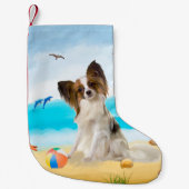 Papillon Dog op strand Kleine Kerstsok (Voorkant)