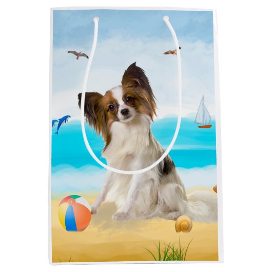 Papillon Dog op strand Medium Cadeauzakje (Voorkant)