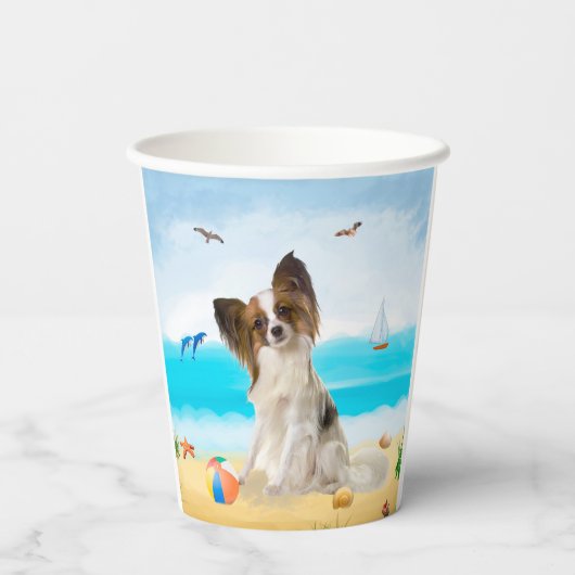 Papillon Dog op strand Papieren Bekers (Achterkant)