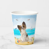 Papillon Dog op strand Papieren Bekers (Voorkant)