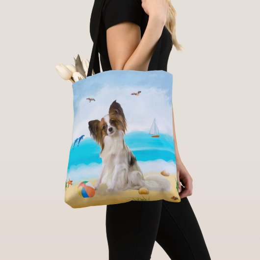 Papillon Dog op strand Tote Bag (Dichtbij)