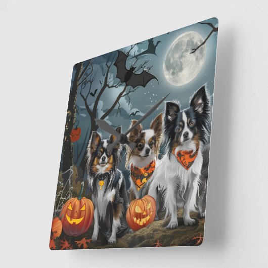Papillon Halloween Spooky Vierkante Klok (Hoek)