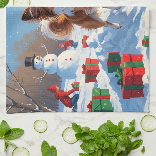 Papillon hond loopt in de sneeuw met kerst Pet Theedoek (Gevouwen)