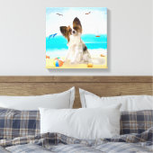 Papillon-hond op het strand canvas afdruk (Insitu (Slaapkamer))