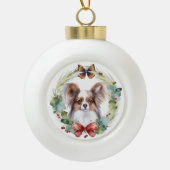 Papillon Kerstkrans feestelijke pup Keramische Bal Ornament (Voorkant)