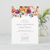 Paprika Burgundy Floral Wedding Invitation Kaart (Staand voorkant)