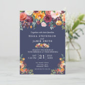 Paprika Burgundy Floral Wedding Invitation Kaart (Staand voorkant)