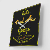 Pap's Garage Black en Yellow Bad A Garage Vierkante Klok (Hoek)