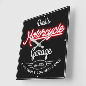 Pap's Motorfiets Garage Red Faux Neon Black  Vierkante Klok (Hoek)