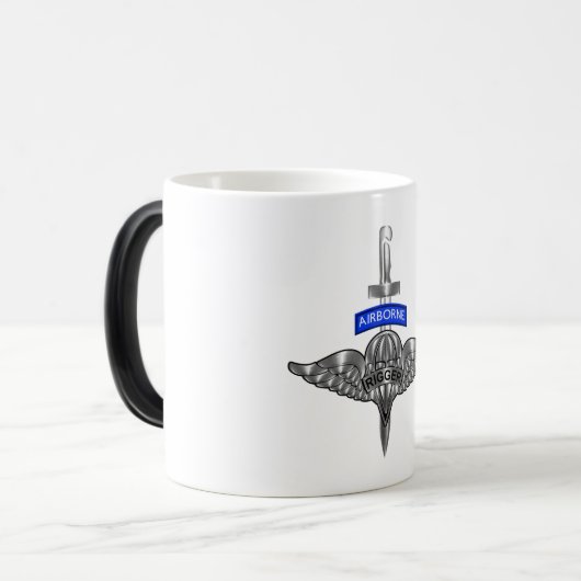 Parachute Rigger-Amazing Airborne Soldaten Magische Mok (Voorkant links)