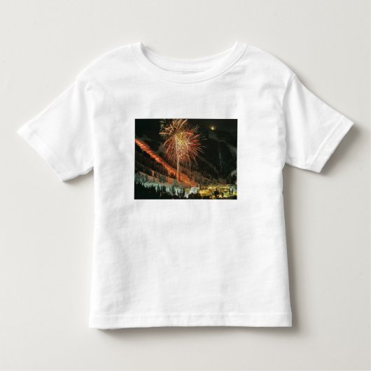 Parade voor torchlight en vuurwerk tijdens de wint kinder shirts (Voorkant)