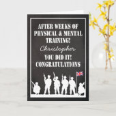 Parade voorbij, Britse soldaten feliciteren Kaart (Gele Bloem)