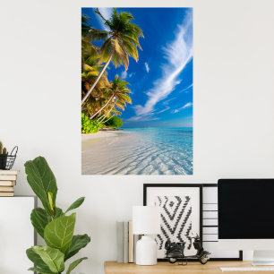 Paradise Shoreline: Tropische palmbomen en kristal Poster