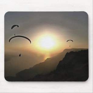 Paragliders die rondzwerven tegen extreme sportwed muismat