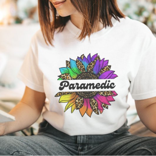 Paramedisch beroep Regenboog Zonnebloem T-shirt