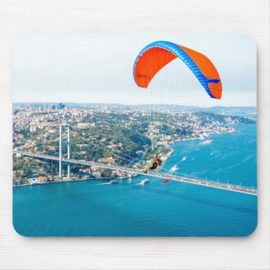 Paramotors piloten die over de Bosphorus vliegen Muismat (Voorkant)