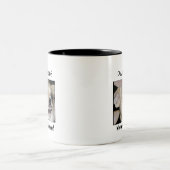 Paranoid Chihuahua Pour uw angsten uit Tweekleurige Koffiemok (Center)