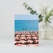 Paraplu's aan de kust van Amalfitan Briefkaart (Staand voorkant)